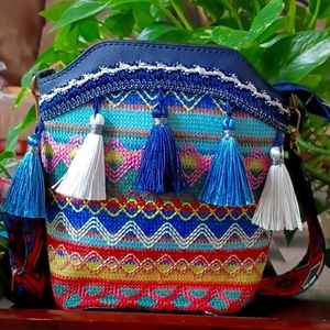 NWOT Tribal Print Crossbody Bag